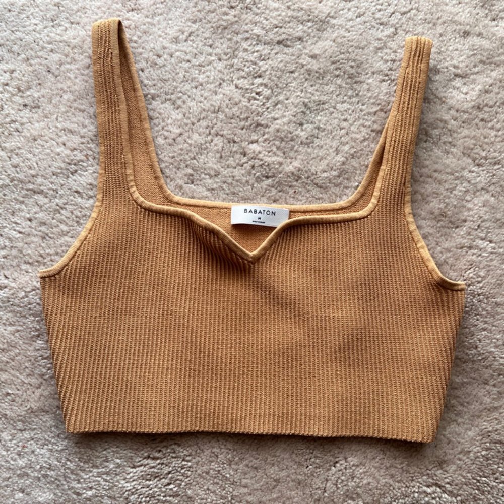 BNWT Babaton Sculpt Knit Notch Tank Cropped